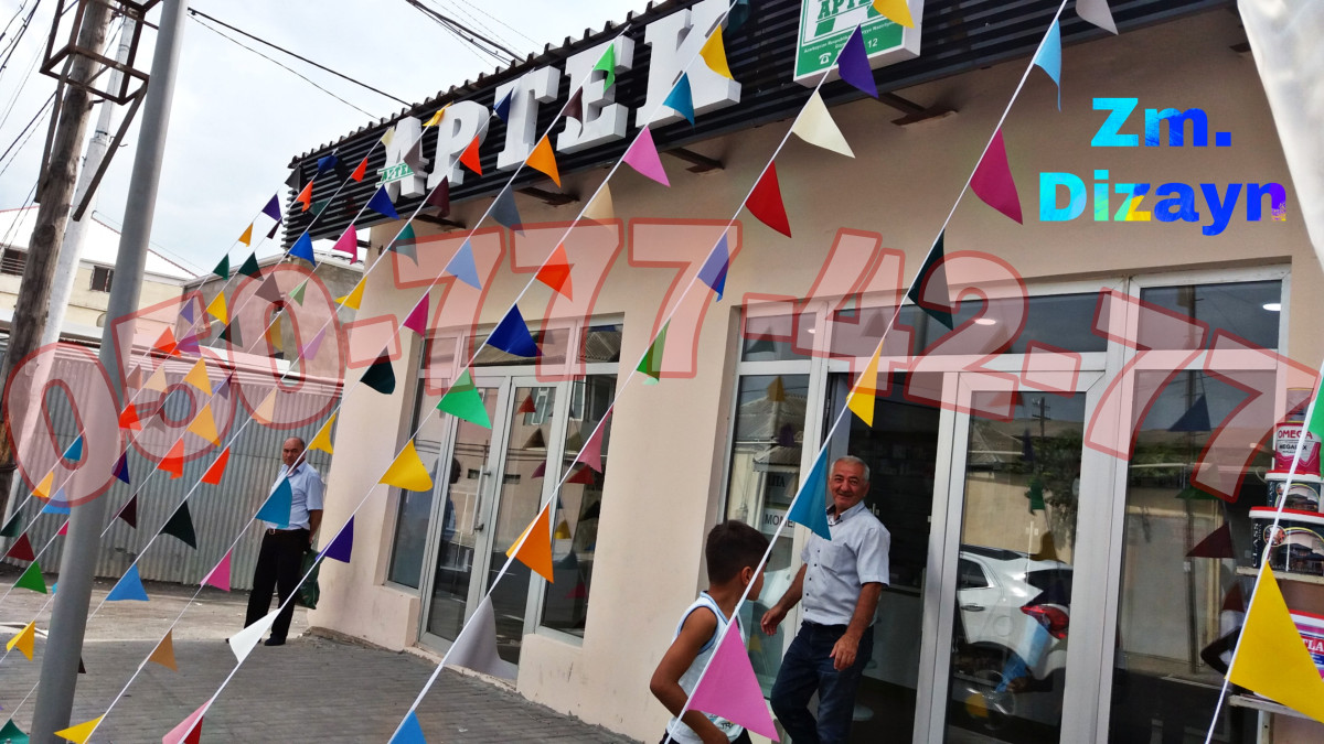 Dekor bayraqlar. Dekor magaza bayraq. Üçbucaq bayrağ. 3