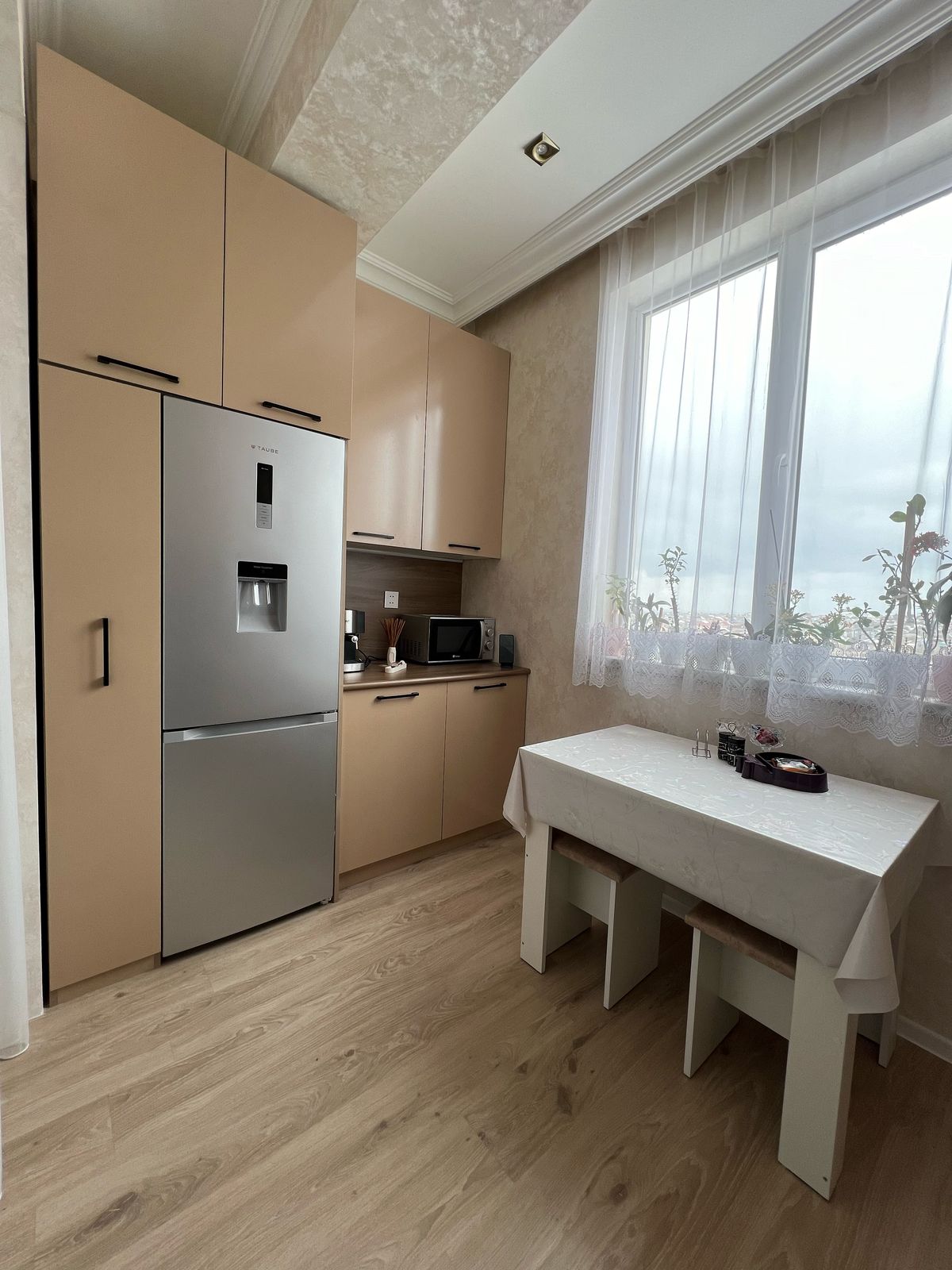 Saray qesebesi saray emtka 1 otaq 2 ye olmus menzil