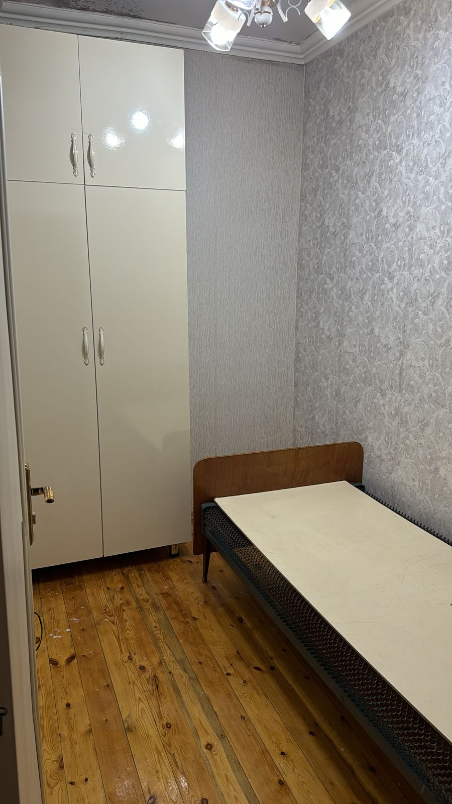 Xlrdalan Merkezde ICRA Hakimyetnin yanl 4 otaq heyet evi