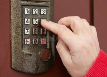 Access control sistemi Brelok, kart hem de şifrə (kod) ilə