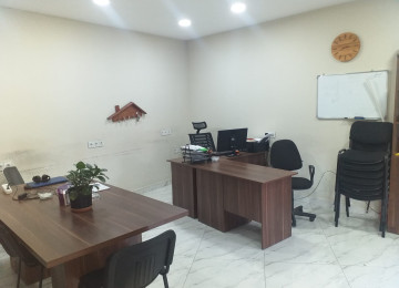 Balaxanı qəsəbəsi, əsas kücələrdən birində, 69 nömrəli