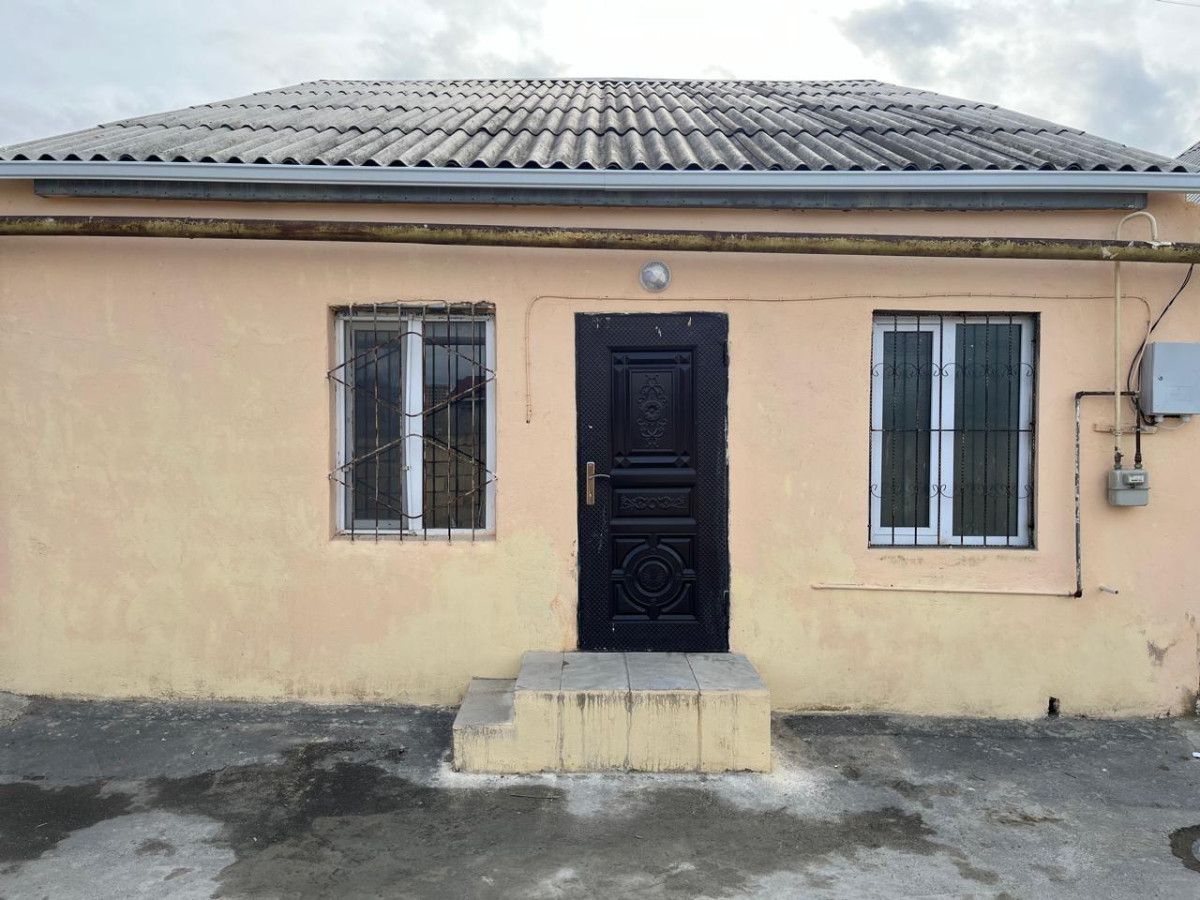 2 otaq heyet evi satllr kirditnen Xlrdalan Araz ve Ucur Markete catmamls 2 otaq tecli satllr