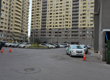 Qara Qarayev metrosu . Xəzər inşaat yaşayış kompleksində