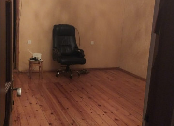 Yasamal 1 Alatavada 3 otaqlı ev kirayə verilir Evde kombi