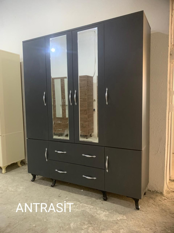 4Qapili şkaf 4Qapili şkaf Hazır əldə var Ölçü 160/200/47sm Qiyməti