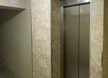 Mənzil AAAf park yaşayış kompleksində yerləşir,10 mərtəbəli