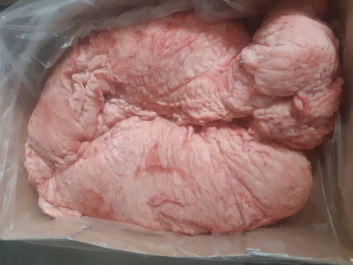 Erkək quyruğu İran malı İri ölçülü quyruqlardı 1 korobkada