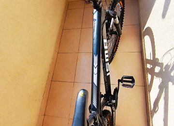 Shexsi ISMA velosipedi satiram . Alinib amma istifade