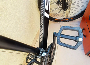 Shexsi ISMA velosipedi satiram . Alinib amma istifade