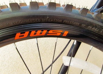 Shexsi ISMA velosipedi satiram . Alinib amma istifade