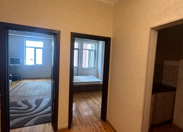 Xlrdalan H.Eliyev parkln yanl 2 otaq 62 kv 430 azn qaz isl