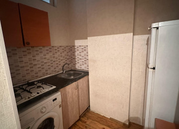 Xlrdalan H.Eliyev parkln yanl 2 otaq 62 kv 430 azn qaz isl