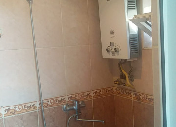 Nəsimi metrosundan 5 dəqiqəlik məsafədə həyət evimi kirayə