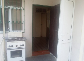 Nəsimi metrosundan 5 dəqiqəlik məsafədə həyət evimi kirayə