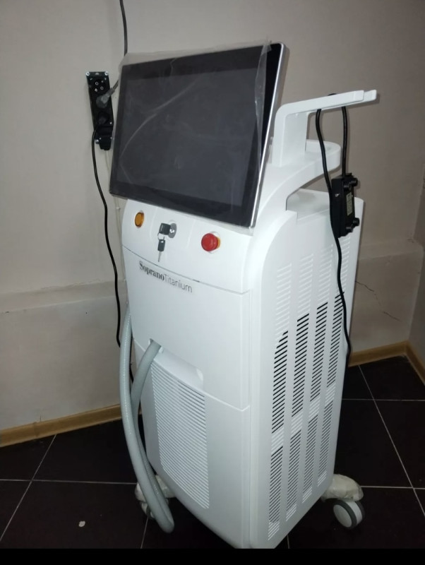 Soprano marka Buz Lazer Diod Aparat tam yenidir. Özünüzlə