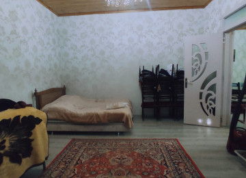 Qara Qarayev metrosu . Ayla Şadlıq Sarayının yanı . İpoteka