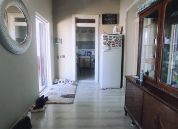 Qara Qarayev metrosu . Ayla Şadlıq Sarayının yanı . İpoteka