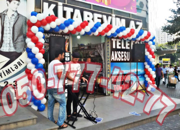 Shar bayraqla bezedilme. Burulan sarlar. Grilanda sharlar.