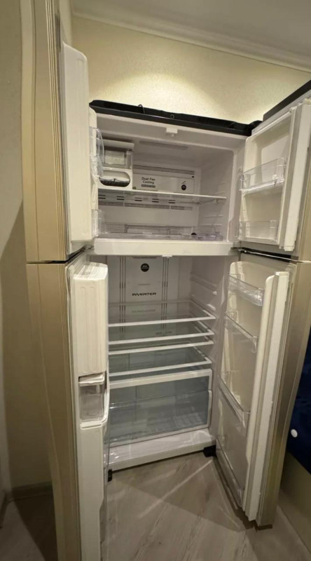 Soyuducu Hitachi 4 qapili. Soyuducu yeni eve kocmekle bagli satilir yeni eve yerlesmir