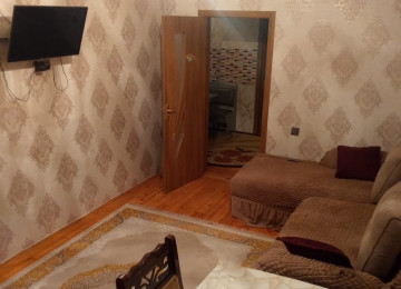 Ev əşyalı 43000 manata,əşyasız isə 41000 manata