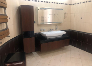 Tam şəraitli və təmirli yaşamaq üçün tam komfortlu mənzili