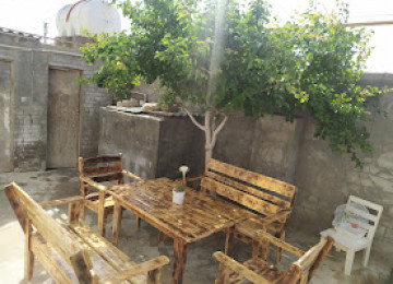 Bağ evləri, restoran (kafe , pub ) üçün taxta masa ve