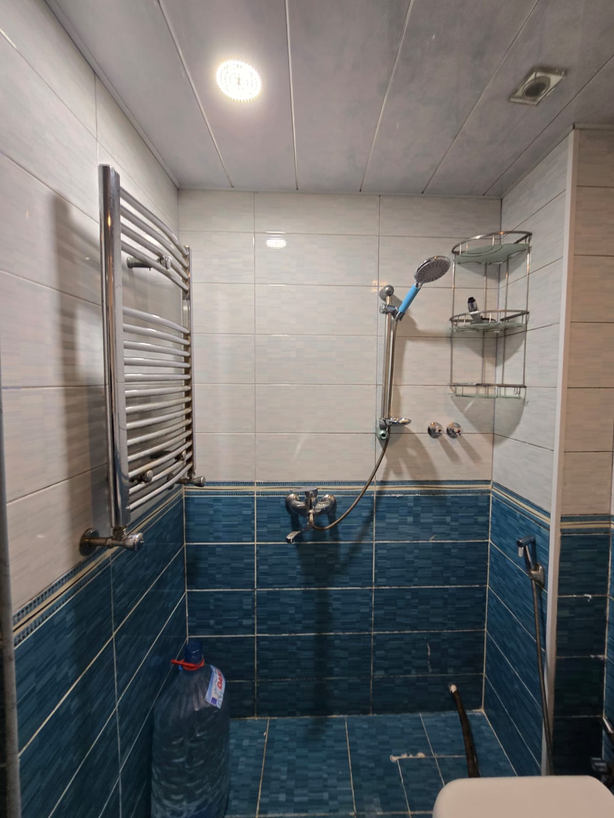 Riyyat ticaret Merkezide 1 otaq 2 ye olmus 45 kv 11