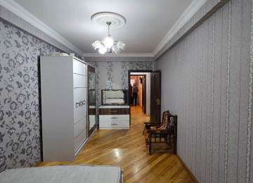 Riyyat ticaret Merkezide 1 otaq 2 ye olmus 45 kv 11