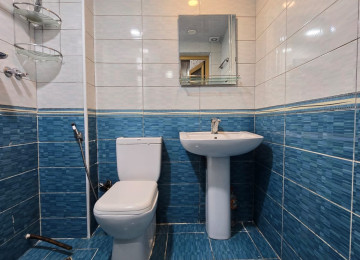 Riyyat ticaret Merkezide 1 otaq 2 ye olmus 45 kv 11