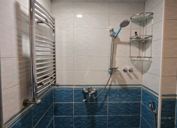 Riyyat ticaret Merkezide 1 otaq 2 ye olmus 45 kv 11