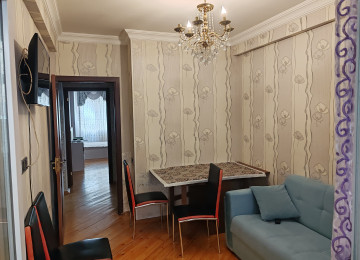 Riyyat ticaret Merkezide 1 otaq 2 ye olmus 45 kv 11