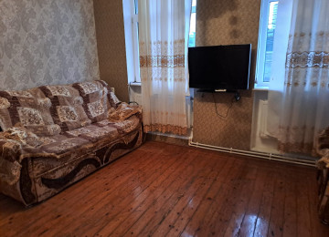 Xlrdalan kapital Bankln Arxasl 3 otaq heyet evi 65 kv