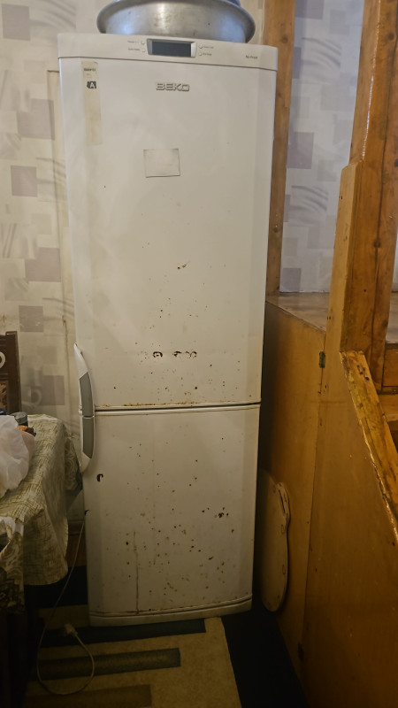 Soyuducu satilir Beko markali soyuducu satilir. Islek veziyyetdedir. Yenisi