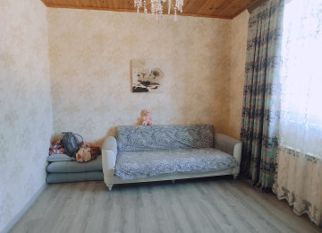 Qara Qarayev metrosuna 15 dəqiqəlik piyada məsafədə . Ayla