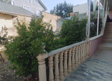 Qara Qarayev metrosuna 15 dəqiqəlik piyada məsafədə . Ayla