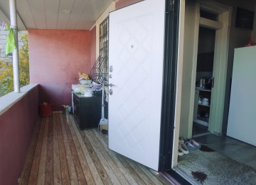 Qara Qarayev metrosuna 15 dəqiqəlik piyada məsafədə . Ayla