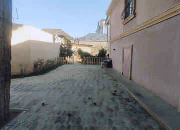 Qara Qarayev metrosuna 15 dəqiqəlik piyada məsafədə . Ayla