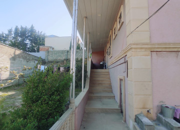 Qara Qarayev metrosuna 15 dəqiqəlik piyada məsafədə . Ayla