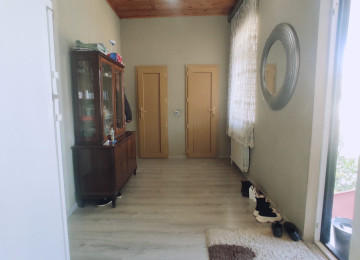 Qara Qarayev metrosuna 15 dəqiqəlik piyada məsafədə . Ayla