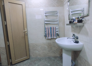 Qara Qarayev metrosuna 15 dəqiqəlik piyada məsafədə . Ayla