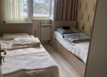 Xırdalanda , İcra hakimiyyəti və 1 nömrəli məktəbə yaxın ,2