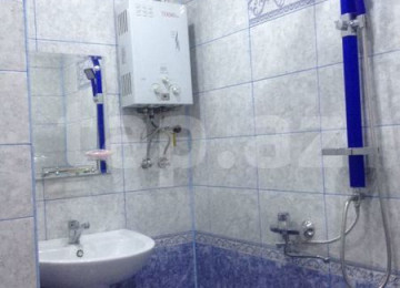 Əhmədli metrosunun cıxışında 9 mertebenin 3 mərtəbəsi, Araz
