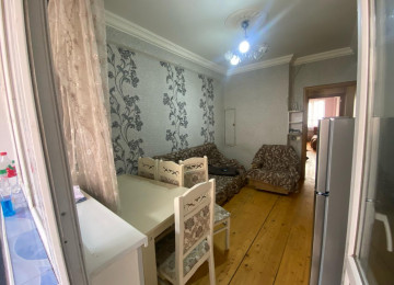 Riyyat Ticaret Merkezinin yanl 1 otaq 2 ye olmus Menzil