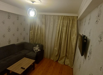 Qurtulus 93 de qesebeside yerlesen Menzil kiraye verlir