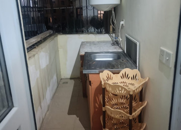 Qurtulus 93 de qesebeside yerlesen Menzil kiraye verlir