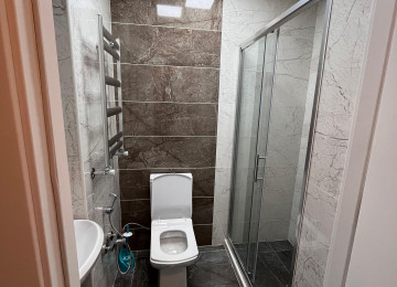 Bina yeni təmirdən çıxıb. Xırdalanda kiristal abşeron 1də