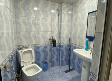 Riyyat Ticaret Merkezinin yanl 1 otaq 2 ye olmus Menzil