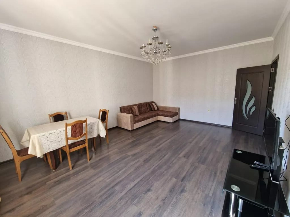 2 otaq menzil kiraye verlir irayə ev verilir, 2 otaqlı, 73 kvadrat, 6 mərtəbəli liftli