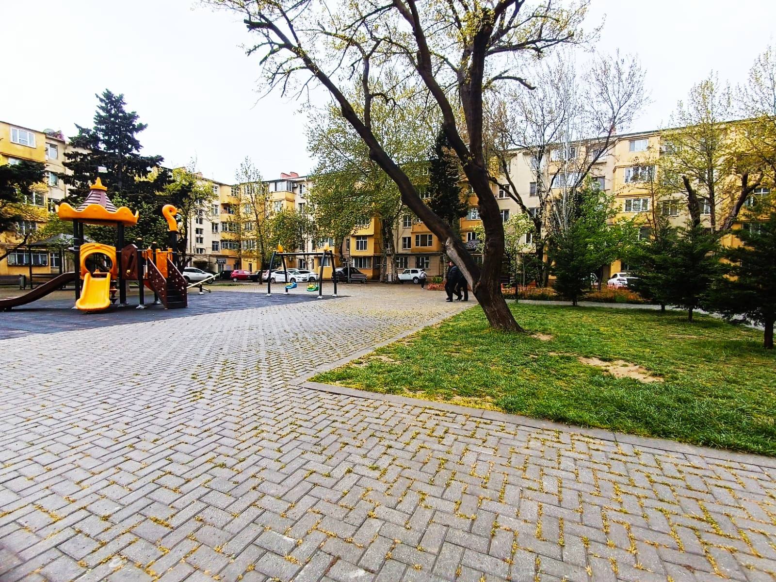 Qara Qarayev metrosuna 3 dəqiqəlik piyada məsafədə 1