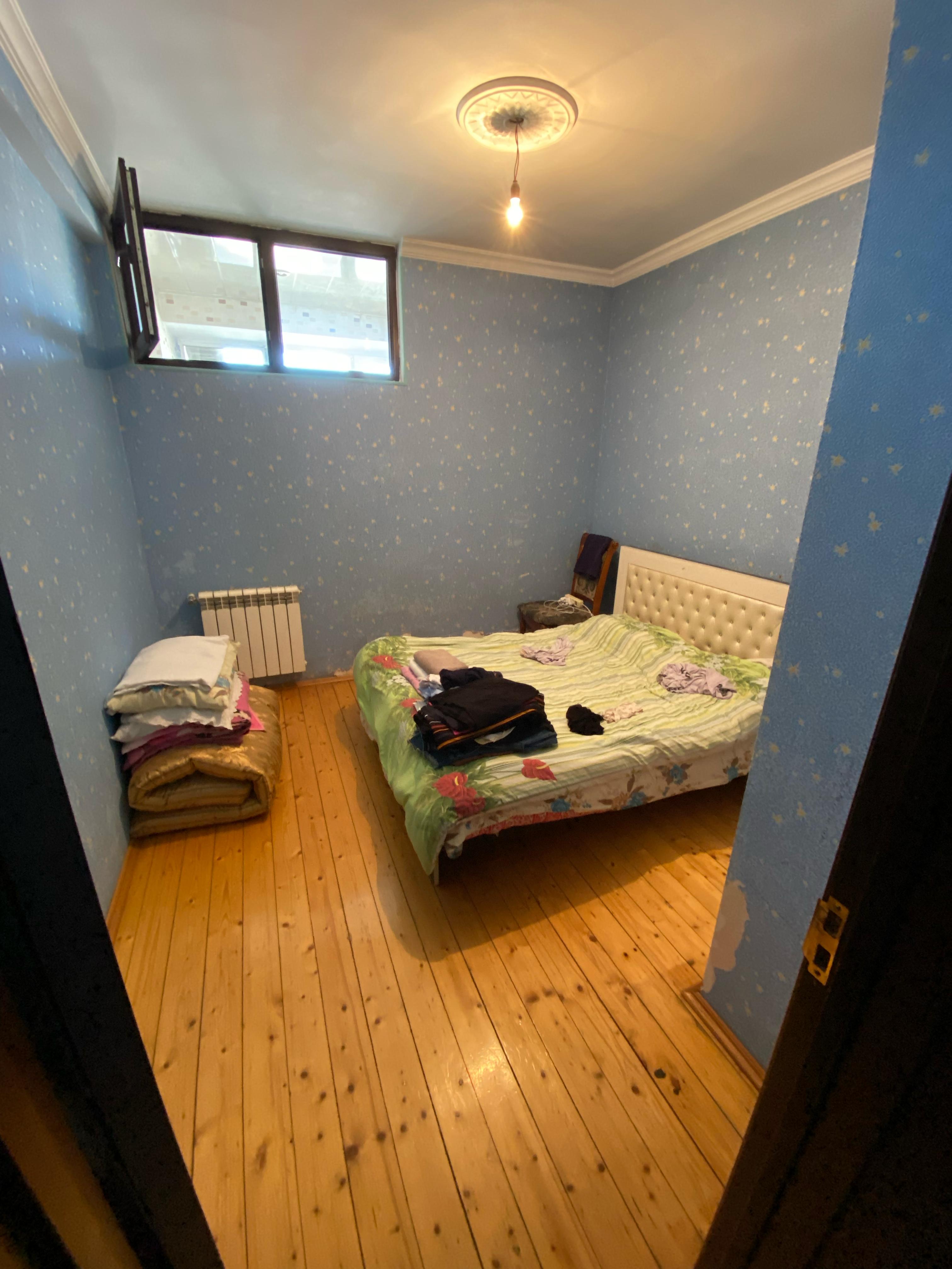 Mənzil yaşayış üçün lazım olan bütün əşyalarla təmin